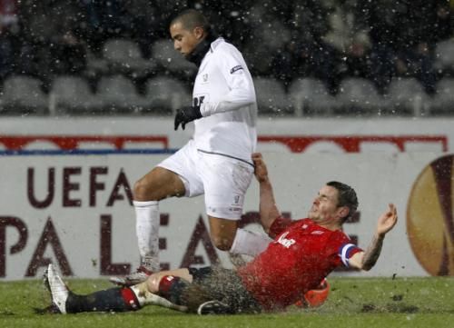 2010-12-16t190029z_01_pr15_rtridsp_3_soccer-europa_reuters