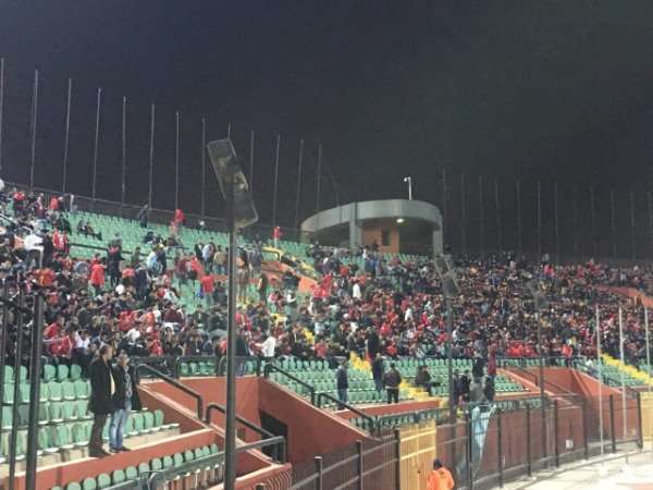 من المدرجات