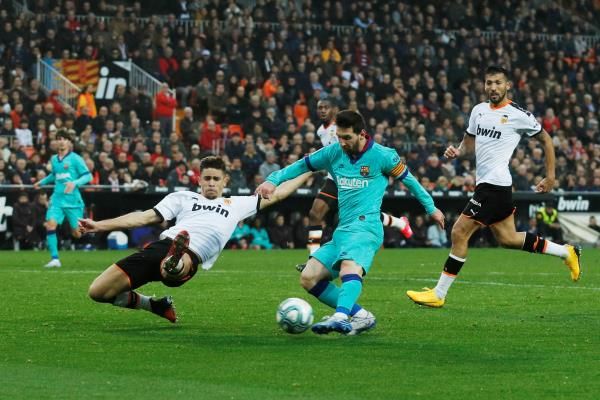 من مباراة برشلونة وفالنسيا