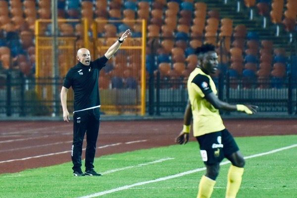 تاكيس جونيس