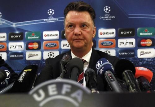 2010-11-22t145132z_01_sre203_rtridsp_3_soccer-champions_reuters