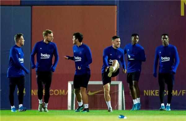 لاعبو برشلونة