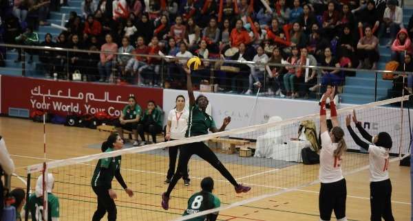من منافسات السيدات بكرة الطائرة