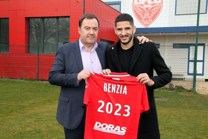 من تقديم اللاعب