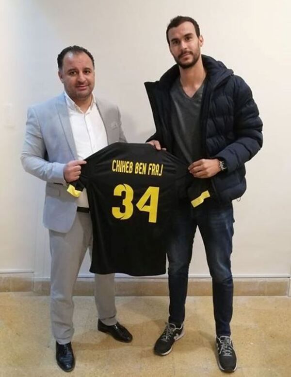 بعد توقيع العقود