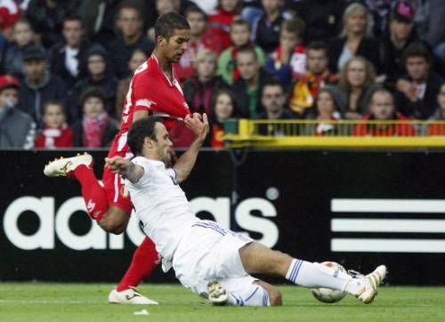 مهدي كارسيلا خلال المباراة الودية التي جمعت فريقه بريال مدريد