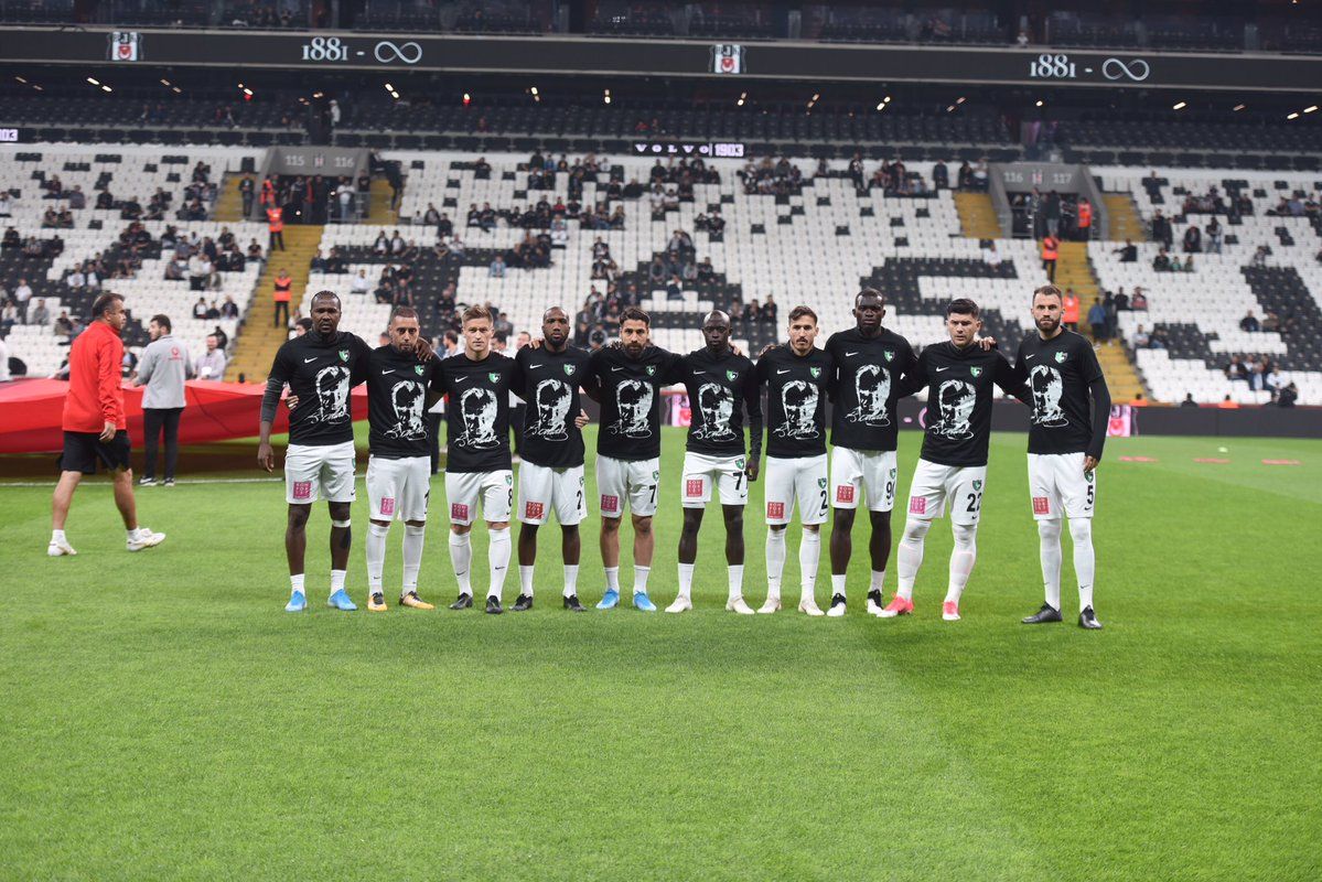 لاعبو دينيزليسبور