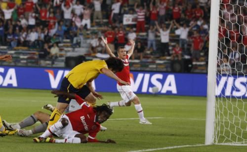 2010-12-18t144135z_01_abd01_rtridsp_3_soccer-club_reuters