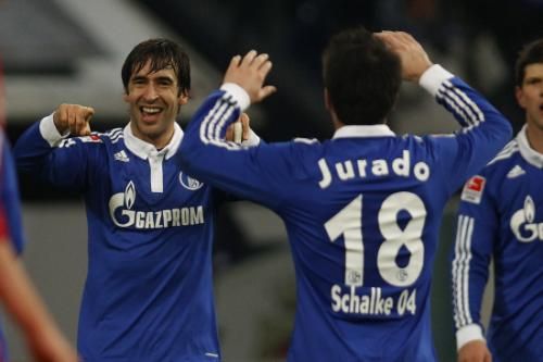 2010-12-18t151315z_01_ina09_rtridsp_3_soccer-germany_reuters