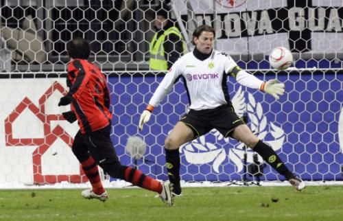 2010-12-18t162523z_01_boh05_rtridsp_3_soccer-germany_reuters