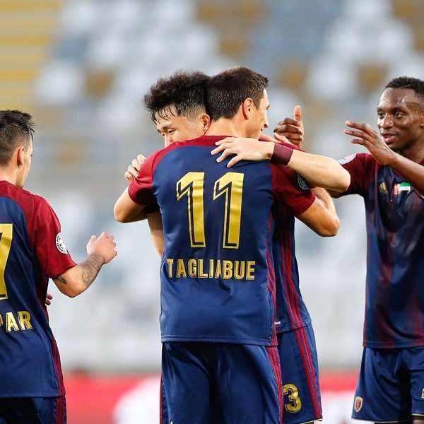 فرحة لاعبي الوحدة