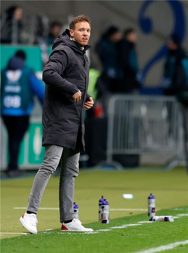  يوليان ناجلزمان