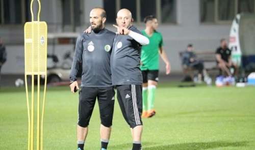 حسين أشيو (يسارا)