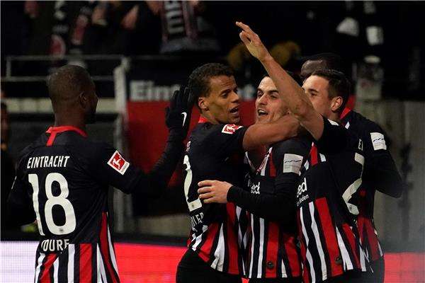 فرحة لاعبي فرانكفورت