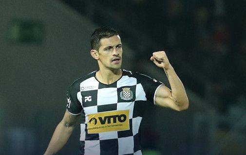 فرحة كوستا بهدف الفوز