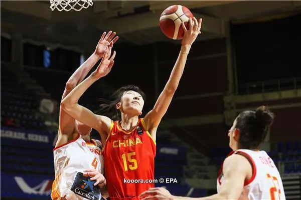 ?i=epa%2fbasketball%2f2020-02%2f2020-02-08-08202309_epa