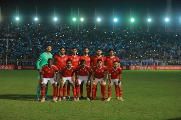 لاعبو الأهلي