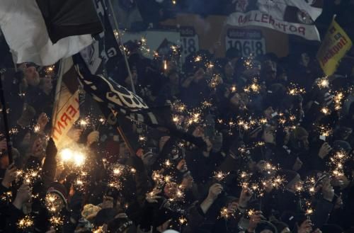 2010-12-18t202418z_01_cha112_rtridsp_3_soccer-germany_reuters