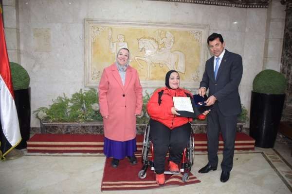 من التكريم