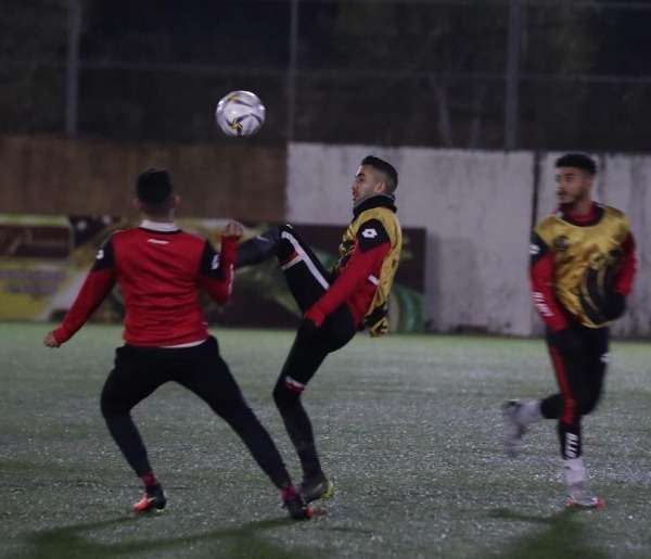 هلال القدس يتدرب في أجواء باردة 