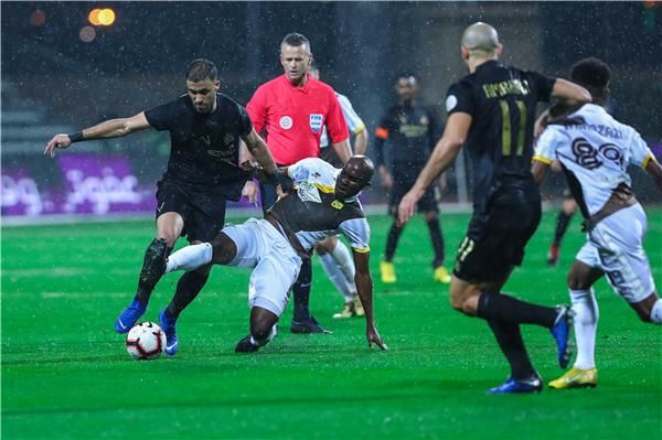 حمد الله وأمرابط 