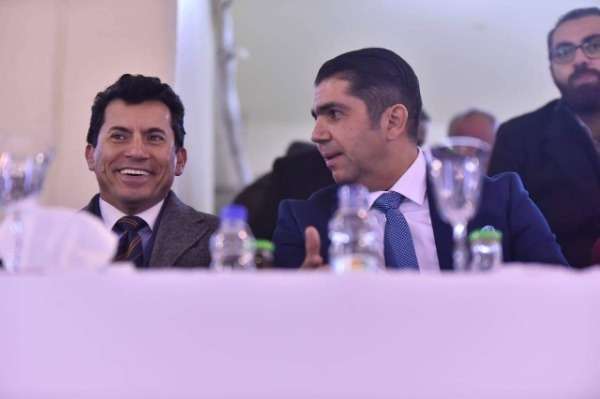  الدكتور أشرف صبحي 