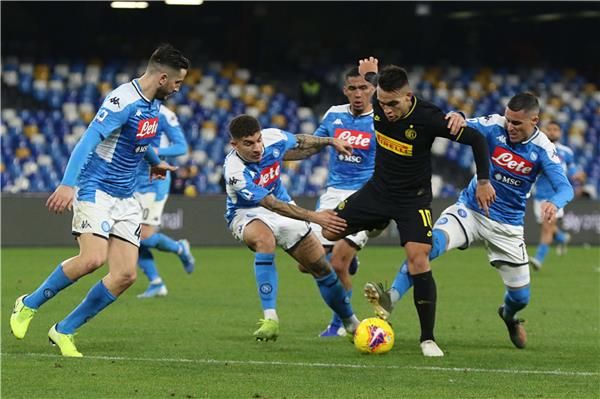 من لقاء سابق بين ميلان ونابولي