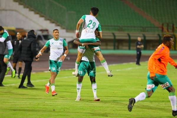 مفتاح طقطق مع لاعبي المصري