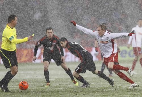2010-12-19t165254z_01_wr14_rtridsp_3_soccer-germany_reuters