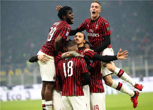 لاعبو ميلان