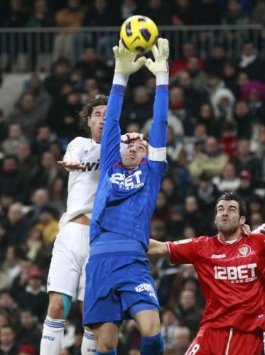 2010-12-19t210146z_01_aco05_rtridsp_3_soccer-spain_reuters