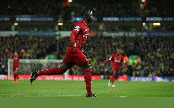 ماني يحتفل بالهدف