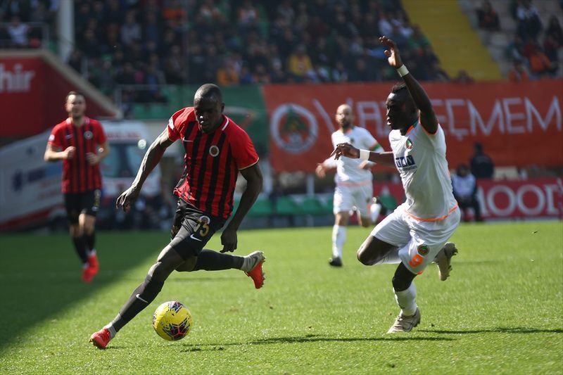 جينتشلاربيرليجي وألانيا سبور