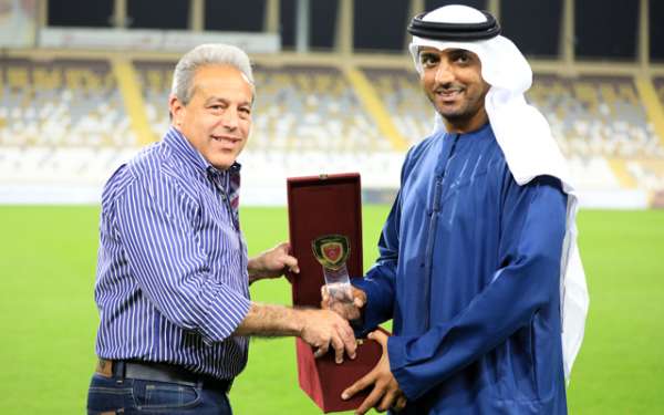 من تكريم الوحدة للأهلي