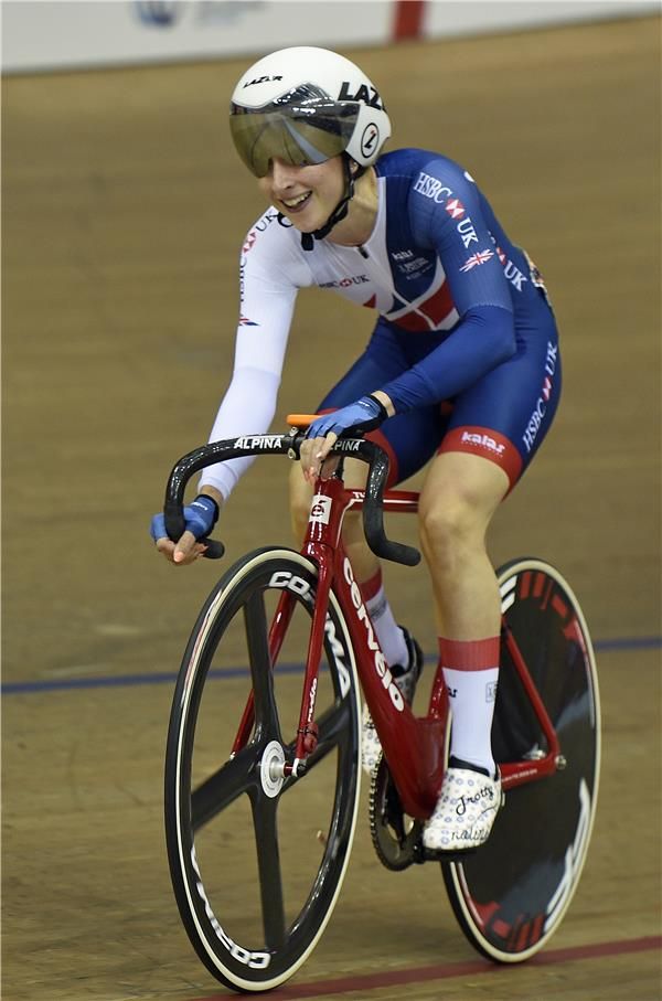 آمال لورا كيني