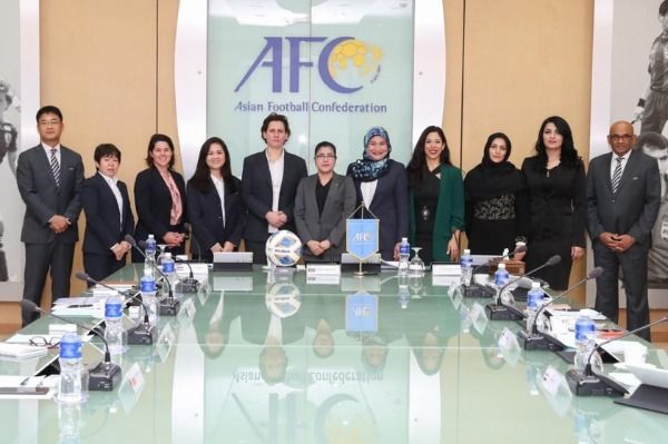 من الاجتماع