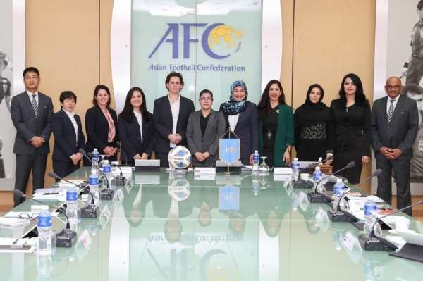 من الاجتماع