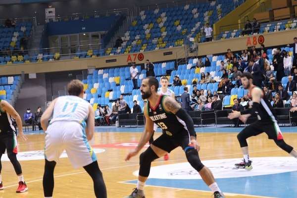 لقاء فلسطين وكازاخسان بكرة السلة