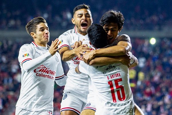 لاعبو جوادالاخارا 