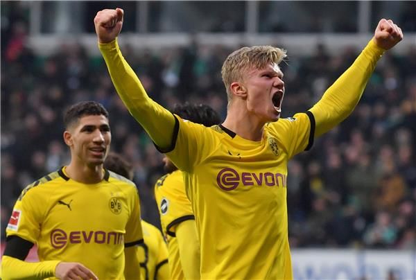 احتفال هالاند أمام بريمن