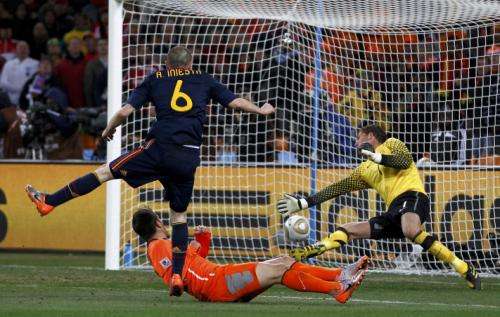 2010-07-11t210122z_01_wcf796_rtridsp_3_soccer-world_reuters