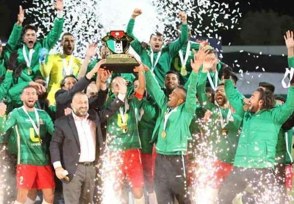 الوحدات متوجاً بدرع الاتحاد الأردني