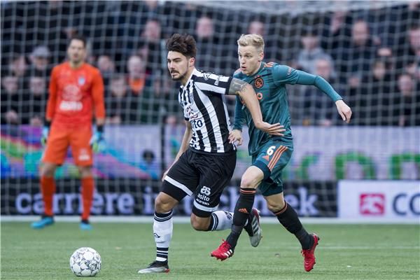 من مباراة أياكس وهيراكليس