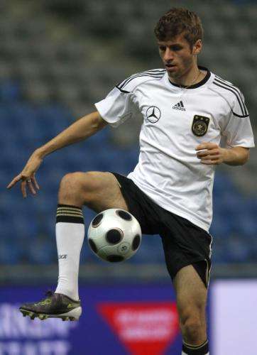 2010-10-11t182327z_01_ast03_rtridsp_3_soccer-euro_reuters