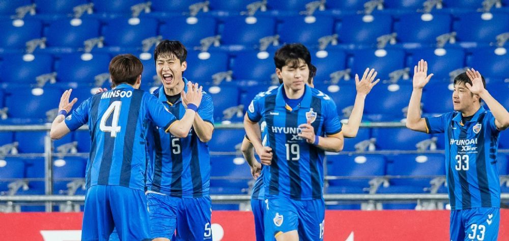 لاعبو أولسان هيونداي