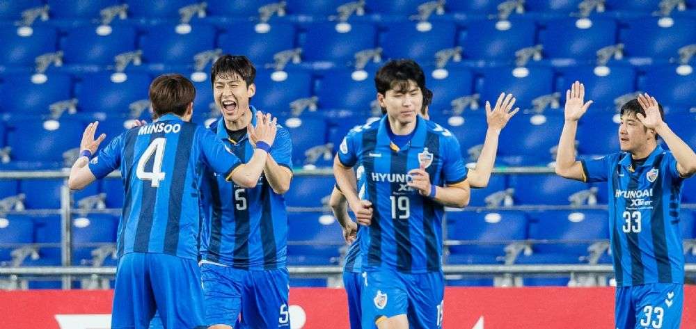 لاعبو أولسان هيونداي