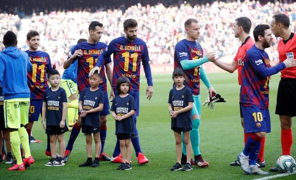 لاعبو برشلونة