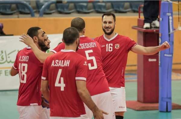 لاعبو الأهلي