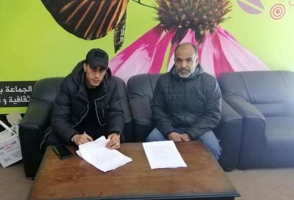 الجعافرة خلال توقيع أحد اللاعبين