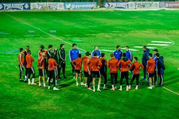 لاعبو بيراميدز 